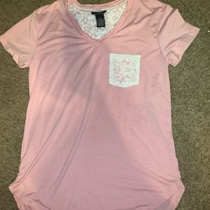 Woman’s Rue 21 vneck top